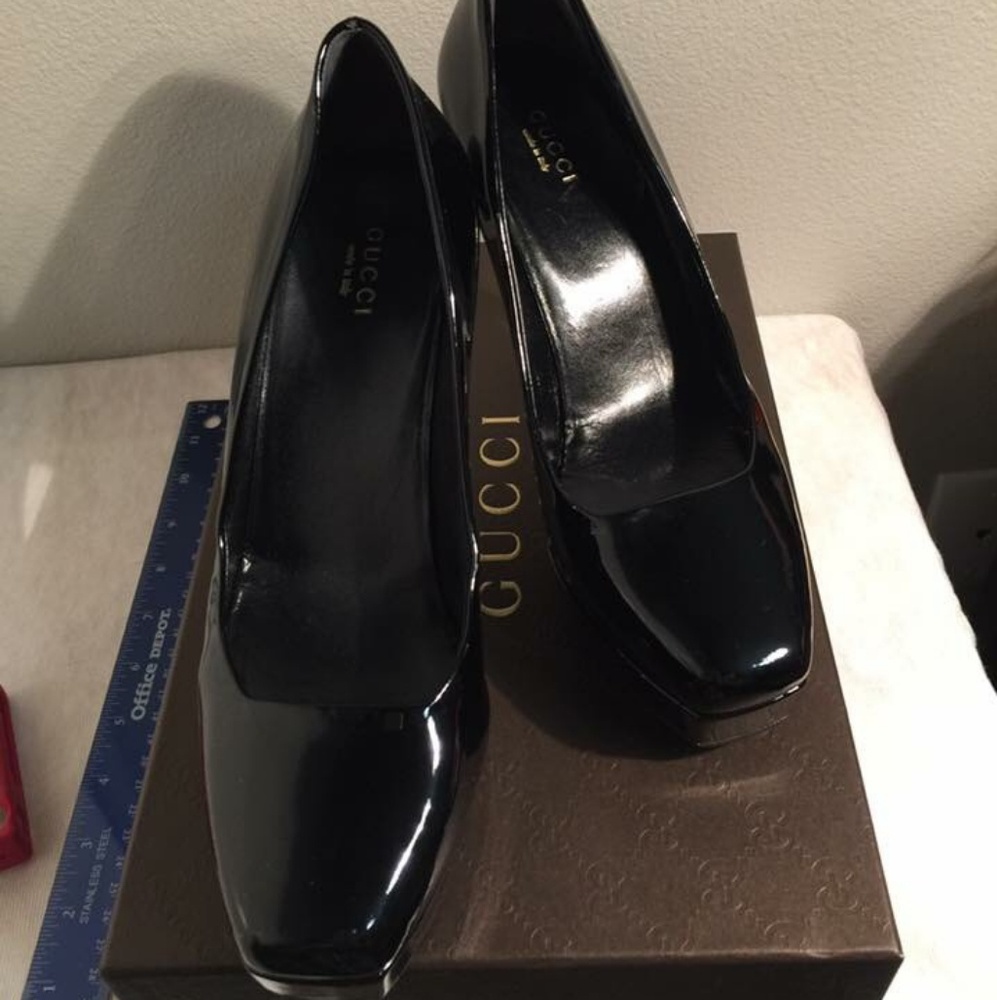 Gucci Pump - image 2